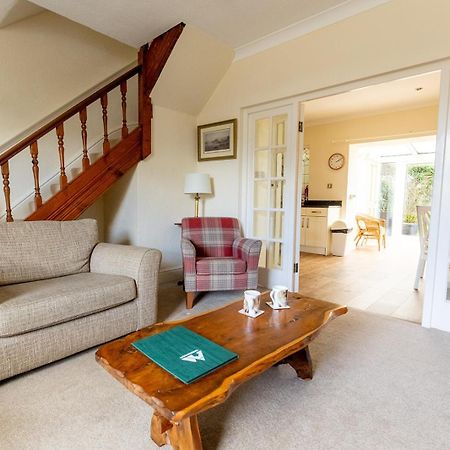 Fir Tree Cottage - Cosy 3 Bed Cottage In Penrhyn Bay With Beautiful Sea Views And Access To Snowdonia Rhôs-on-Sea Esterno foto