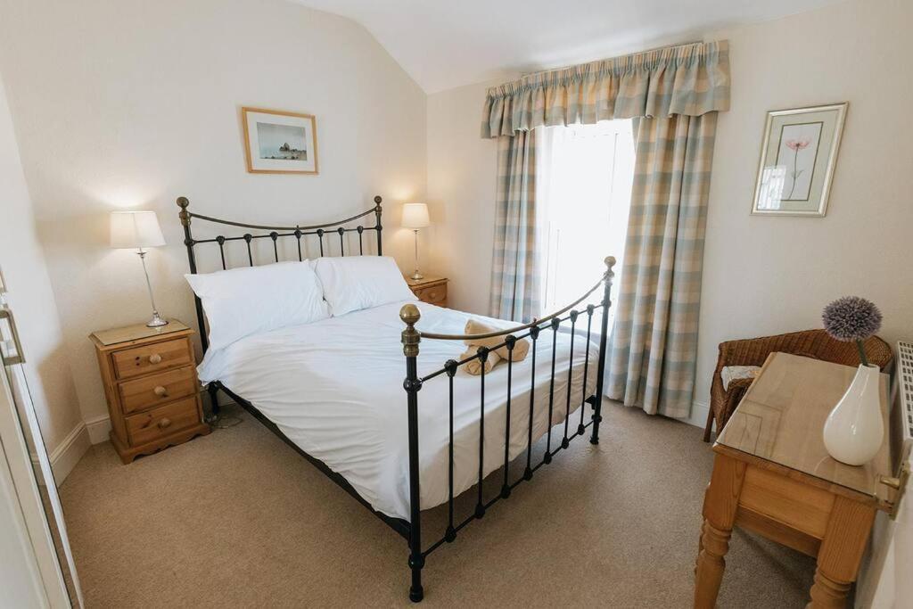 Fir Tree Cottage - Cosy 3 Bed Cottage In Penrhyn Bay With Beautiful Sea Views And Access To Snowdonia Rhôs-on-Sea Esterno foto