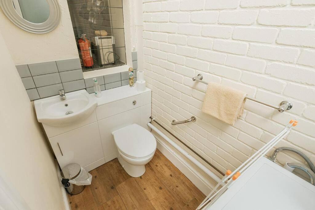 Fir Tree Cottage - Cosy 3 Bed Cottage In Penrhyn Bay With Beautiful Sea Views And Access To Snowdonia Rhôs-on-Sea Esterno foto