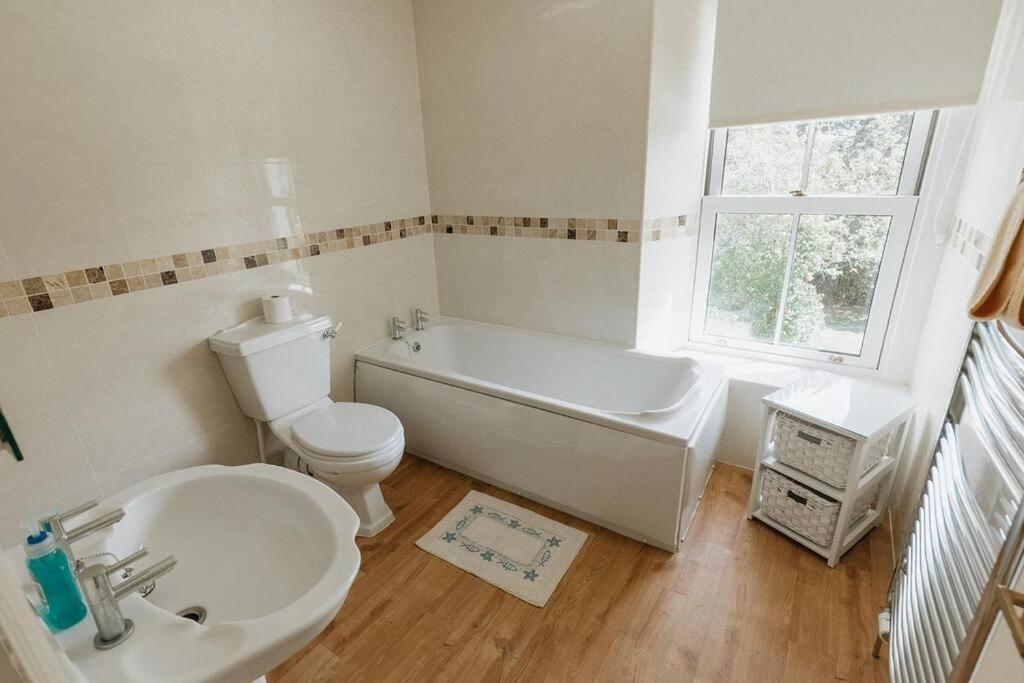 Fir Tree Cottage - Cosy 3 Bed Cottage In Penrhyn Bay With Beautiful Sea Views And Access To Snowdonia Rhôs-on-Sea Esterno foto