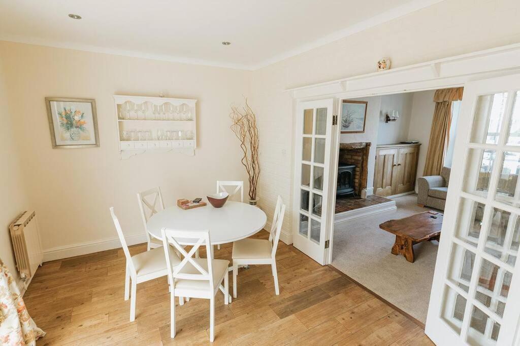 Fir Tree Cottage - Cosy 3 Bed Cottage In Penrhyn Bay With Beautiful Sea Views And Access To Snowdonia Rhôs-on-Sea Esterno foto