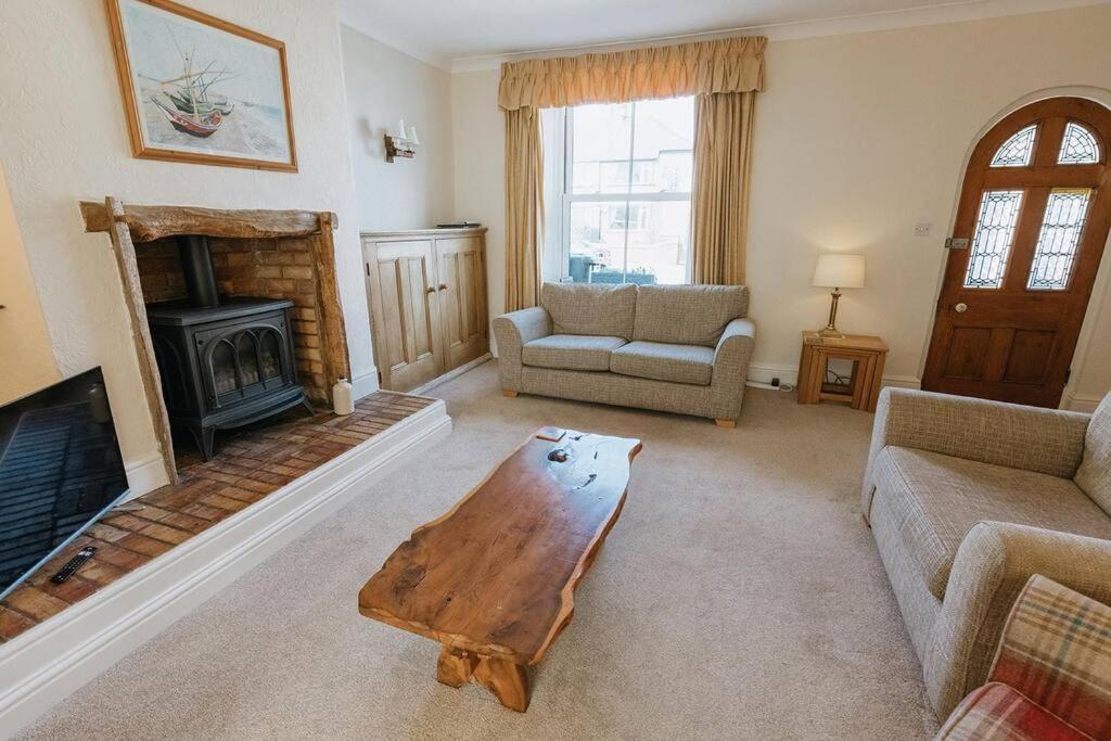 Fir Tree Cottage - Cosy 3 Bed Cottage In Penrhyn Bay With Beautiful Sea Views And Access To Snowdonia Rhôs-on-Sea Esterno foto