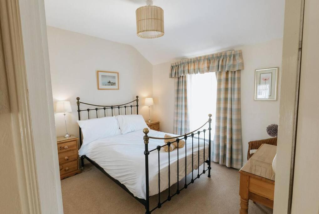 Fir Tree Cottage - Cosy 3 Bed Cottage In Penrhyn Bay With Beautiful Sea Views And Access To Snowdonia Rhôs-on-Sea Esterno foto