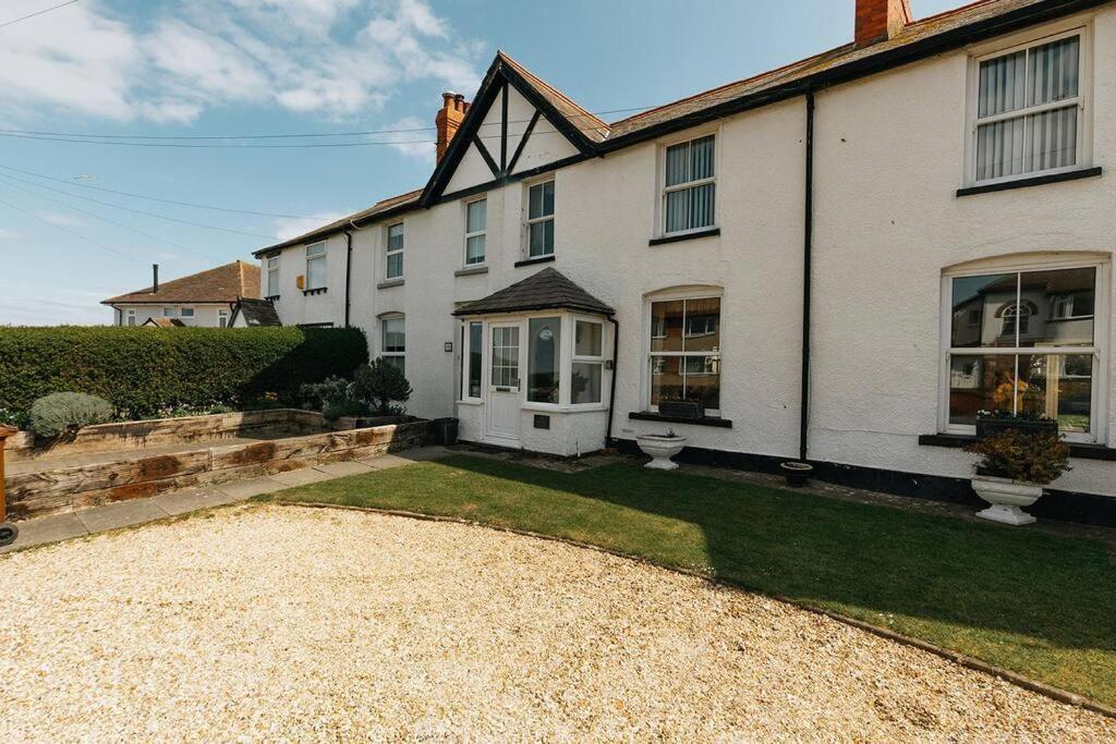 Fir Tree Cottage - Cosy 3 Bed Cottage In Penrhyn Bay With Beautiful Sea Views And Access To Snowdonia Rhôs-on-Sea Esterno foto