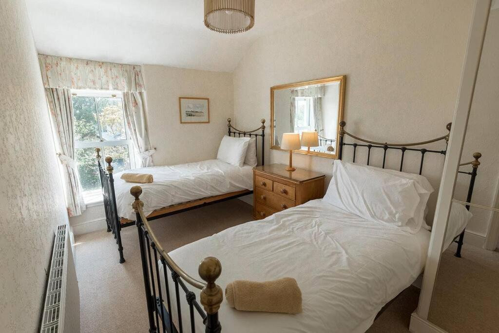 Fir Tree Cottage - Cosy 3 Bed Cottage In Penrhyn Bay With Beautiful Sea Views And Access To Snowdonia Rhôs-on-Sea Esterno foto