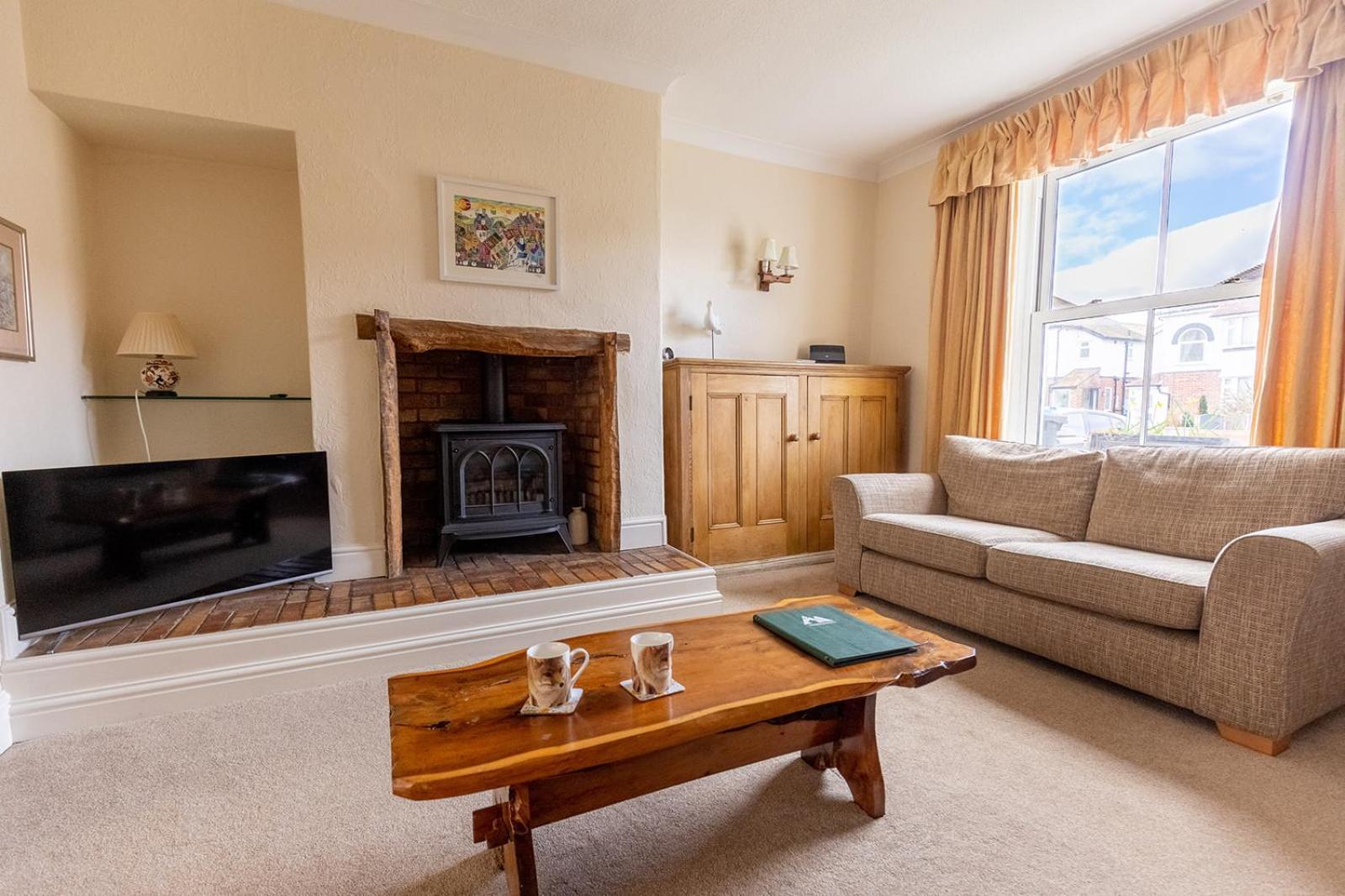 Fir Tree Cottage - Cosy 3 Bed Cottage In Penrhyn Bay With Beautiful Sea Views And Access To Snowdonia Rhôs-on-Sea Esterno foto